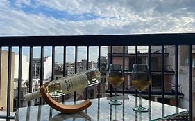 Thesspacious Apartment